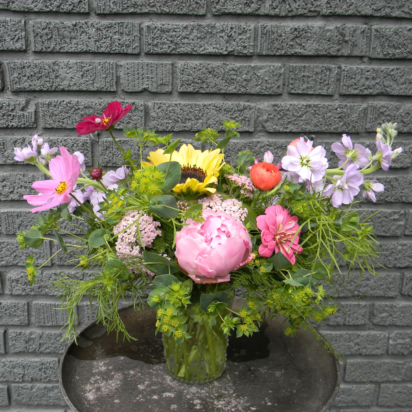 designer’s choice seasonal arrangement shop now at flower + furbishanniversary, birthday, celebration, congrats, congratulations, encouragement, floral arrangement, Flowers, fresh flower, friendship, Get well, Gift, Holiday, just because, love, mom, new baby, Seasonal, sympathy, thank you, vase, vased arrangement