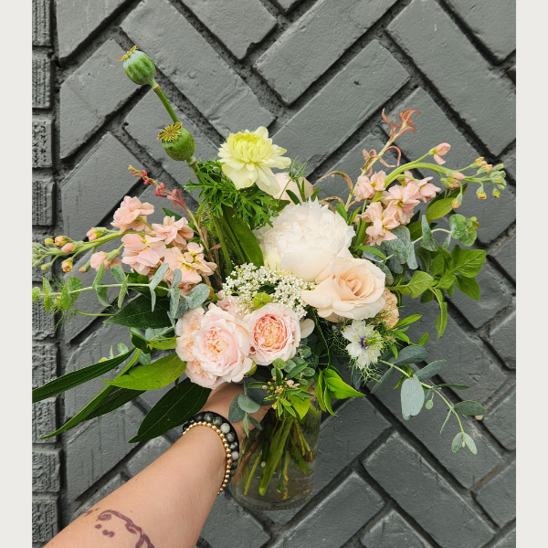 designer’s choice seasonal arrangement shop now at flower + furbishanniversary, birthday, celebration, congrats, congratulations, encouragement, floral arrangement, Flowers, fresh flower, friendship, Get well, Gift, Holiday, just because, love, mom, new baby, Seasonal, sympathy, thank you, vase, vased arrangement