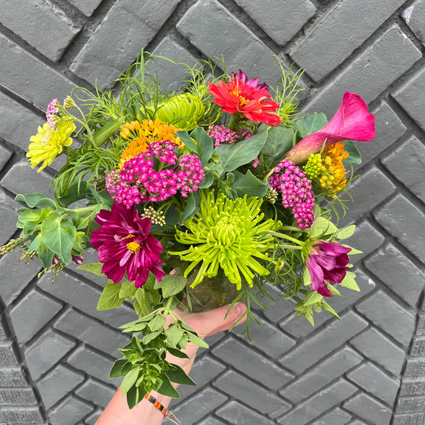 designer’s choice seasonal arrangement shop now at flower + furbishanniversary, birthday, celebration, congrats, congratulations, encouragement, floral arrangement, Flowers, fresh flower, friendship, Get well, Gift, Holiday, just because, love, mom, new baby, Seasonal, sympathy, thank you, vase, vased arrangement