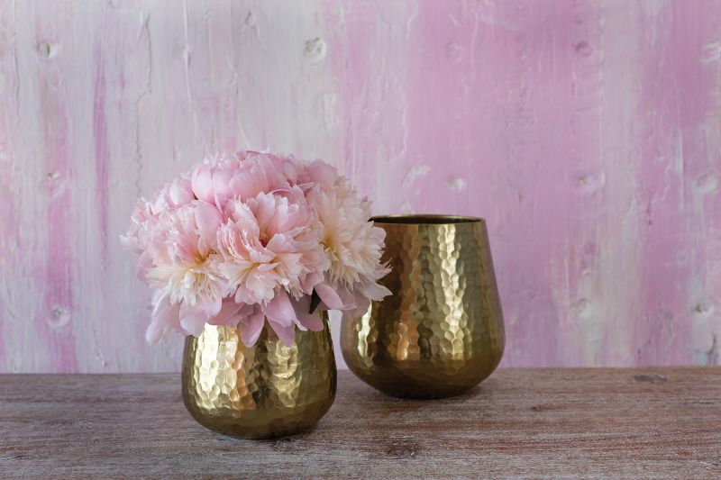 hux pot vase from flower + furbish Shop now at flower + furbish